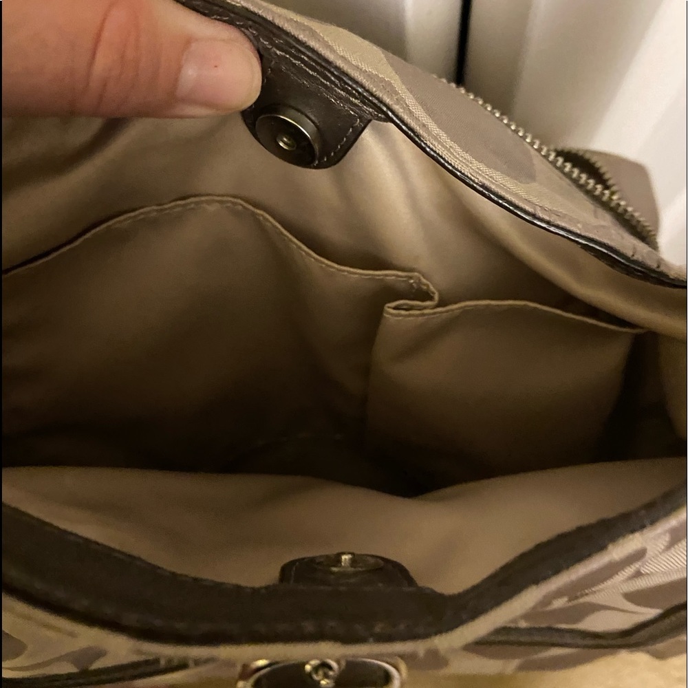 Coach purse-great shape and tons of pockets! - Picture 7 of 10